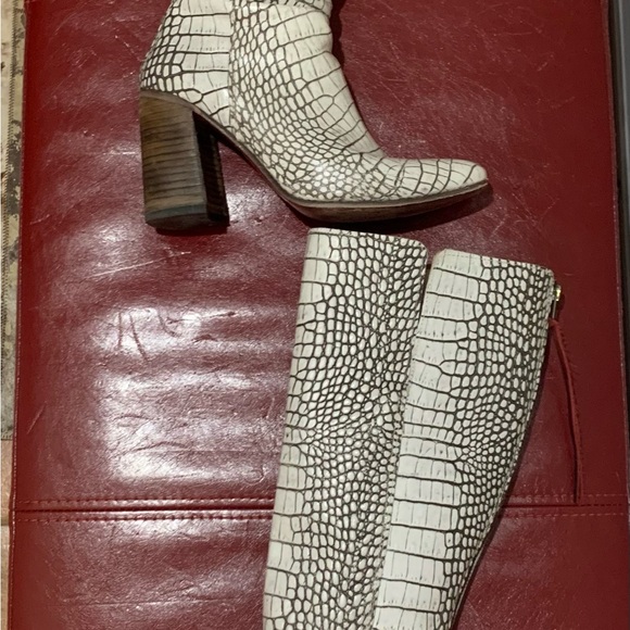 Freebird by Steven Jasper Tall Boots in White Croco Size 9 - Picture 7 of 10